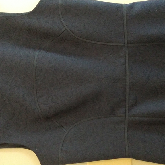 Stunning Navy Tahari Sleeveless Fitted Dress - Picture 3 of 9